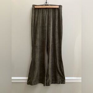 Aerie Groove-On Rib Velour Flare Pant Women’s L Pull-On Corduroy Olive Green